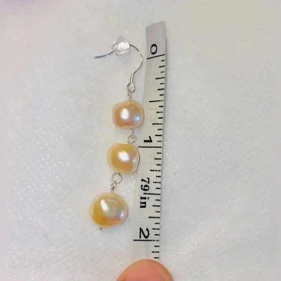 🌸 Dainty and  delicate 🌸 Freshwater Pearls earrings gold-pink shade pearls🌸 - Picture 6 of 7